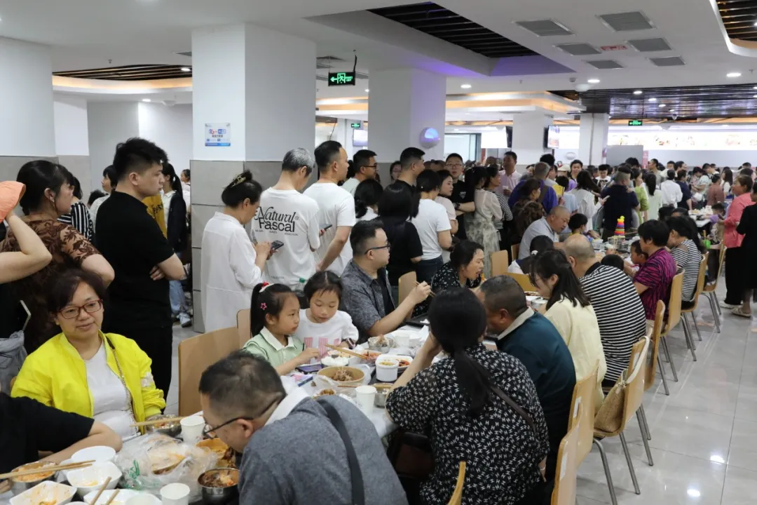 火山策略 机关食堂向游客开放的重庆荣昌区，&ldquo;消费市场迎来历史性突破&rdquo;